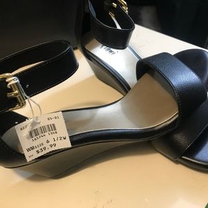 Black Low-Heel Wedge